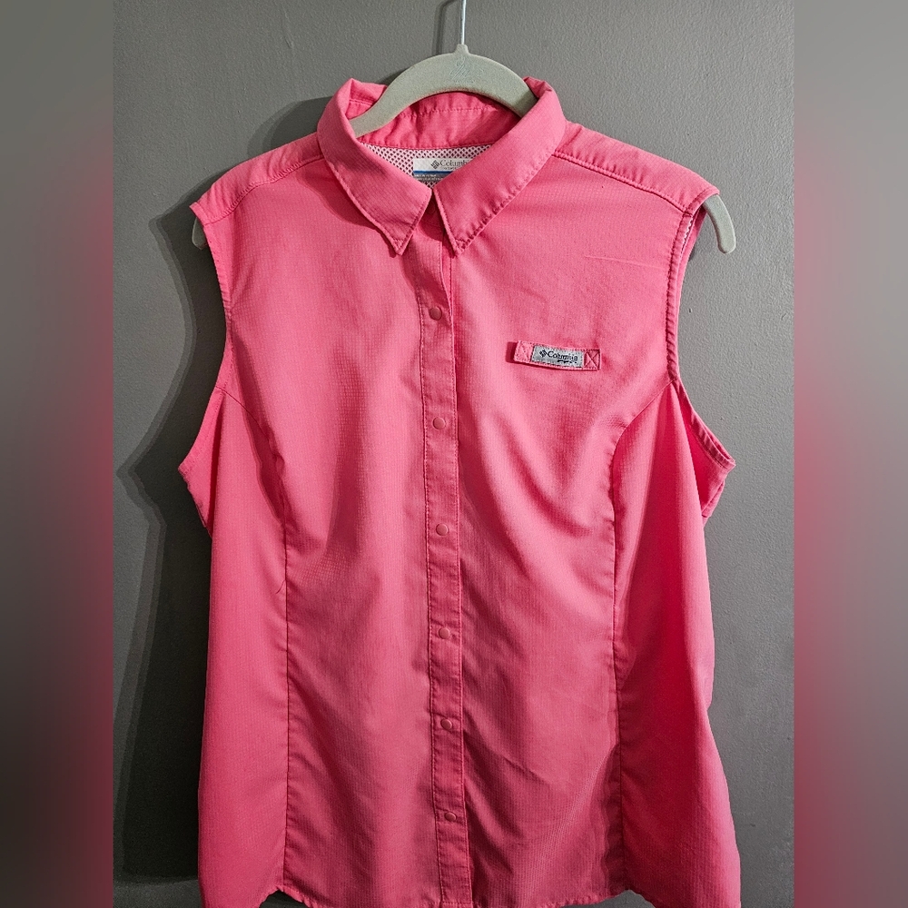 Columbia Women's Button Down Pink Shirt